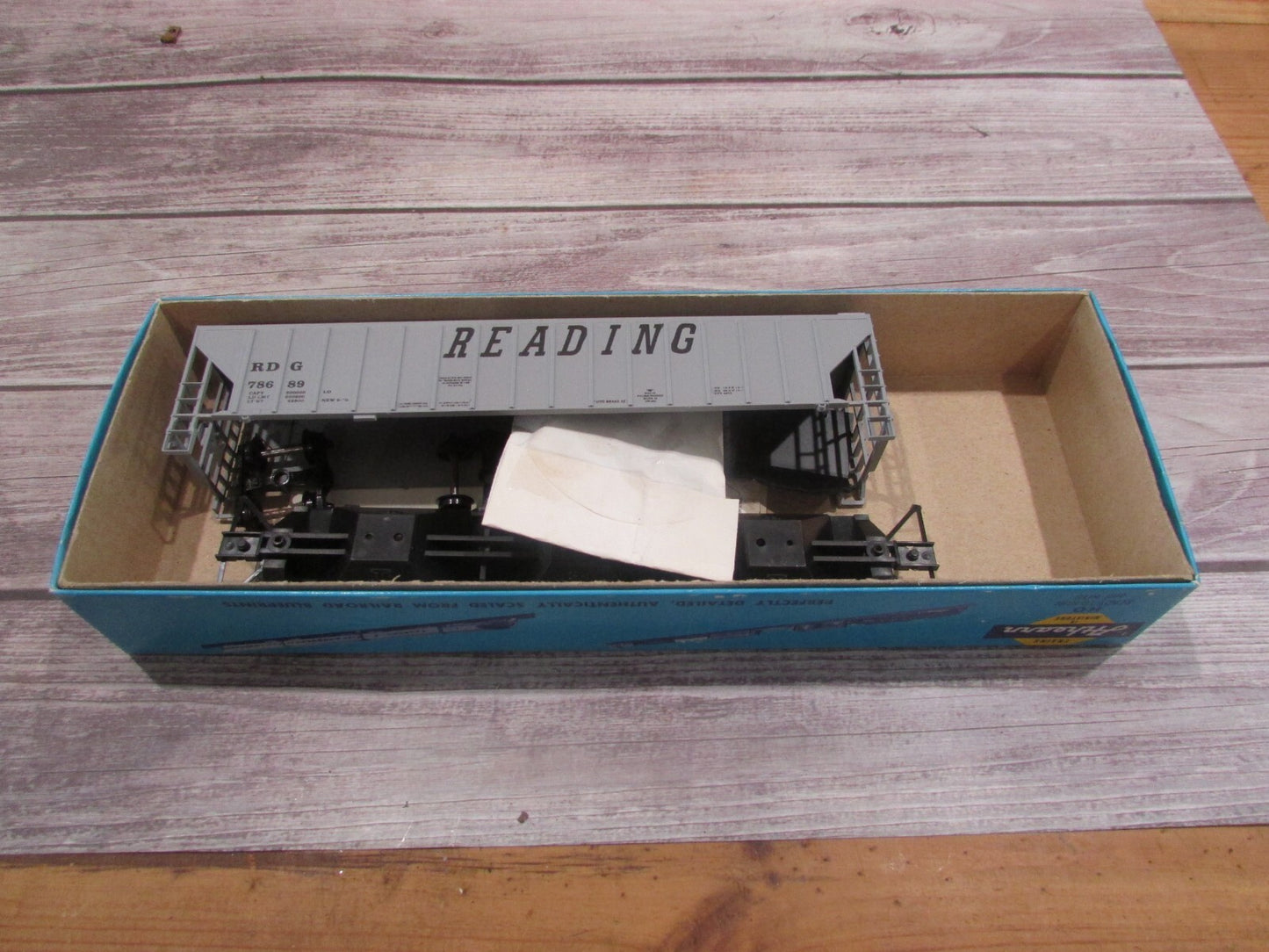 HO Scale Bev-Bel/Athearn 1989 Reading 54' PS. Ribside Hopper Car Kit