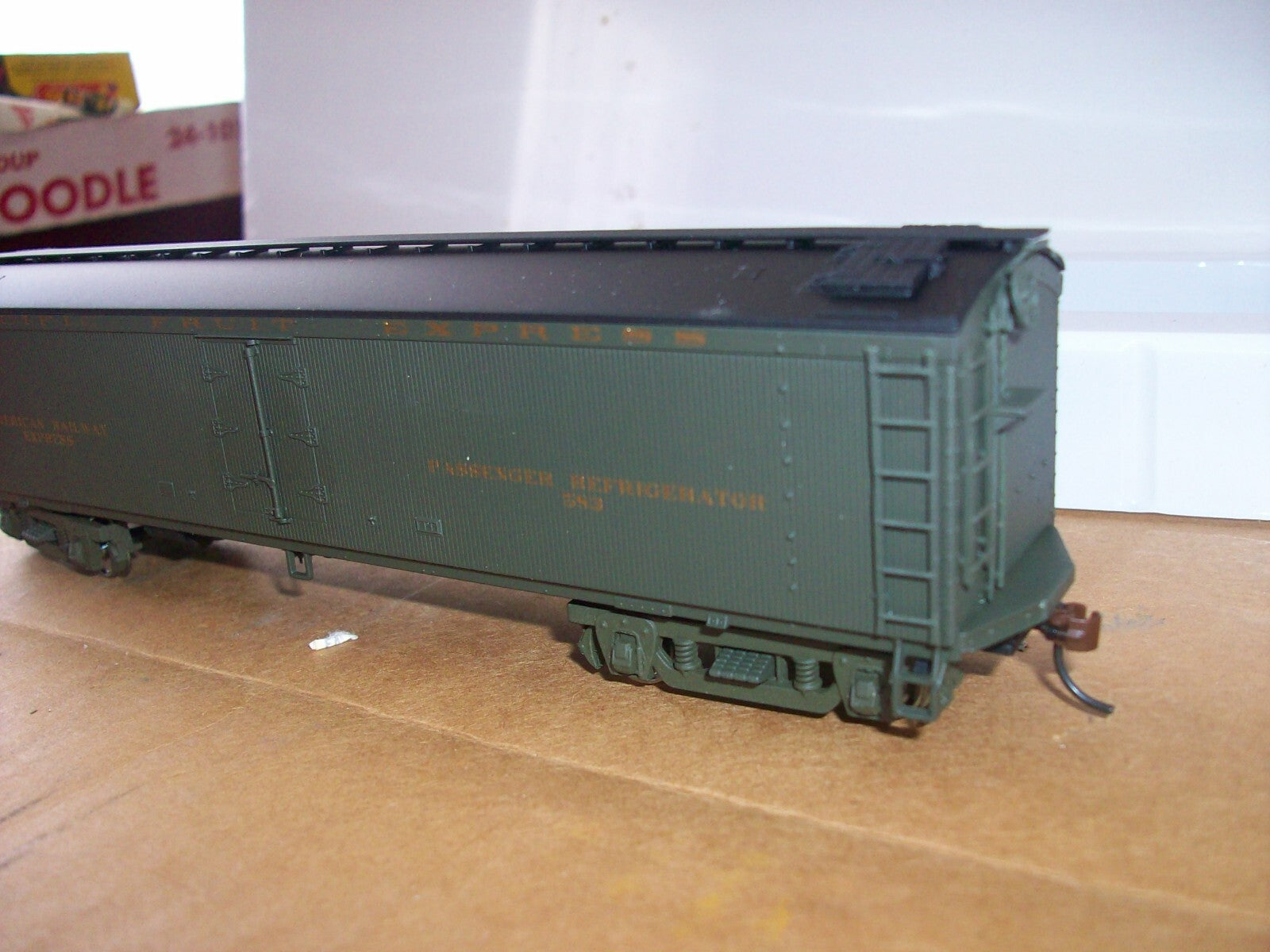 HO Scale Walthers 932-5487 GACX Wood Reefer w/ Bolted Pedestal Truck P.F.E#583