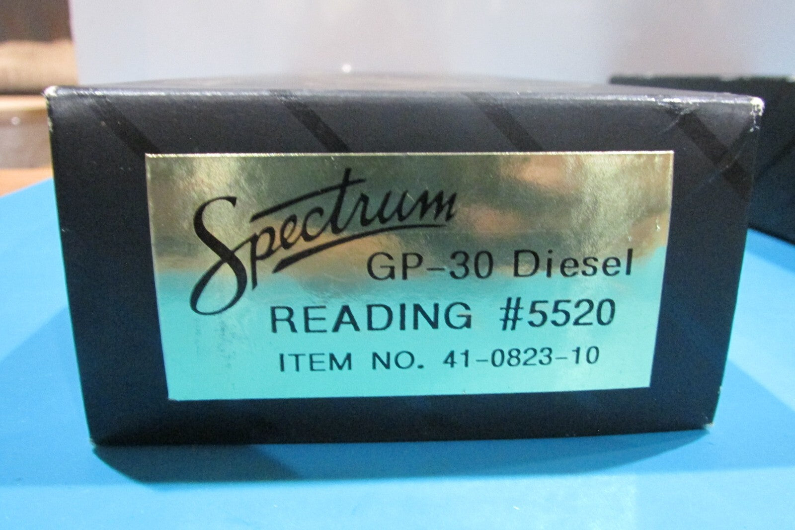 HO Scale Bachmann Spectrum 41-0823-10 GP30 Diesel Locomotive READING Lot#2616