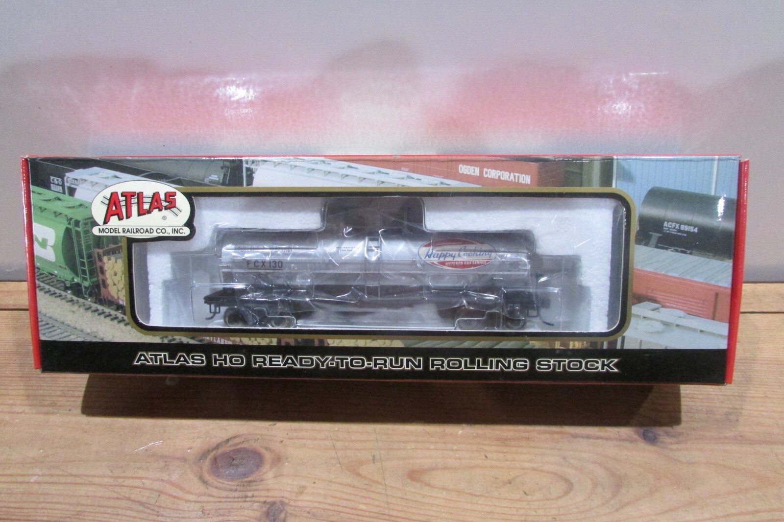 HO Scale Atlas 1061-1 11,000 Gallon Tank Car  A4923