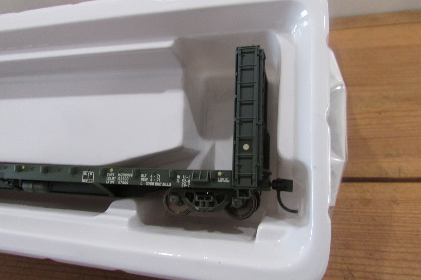 HO Scale Walthers  932-40064 Canadian 50' Buklhead Flat Car IHB#18524 WAL4887