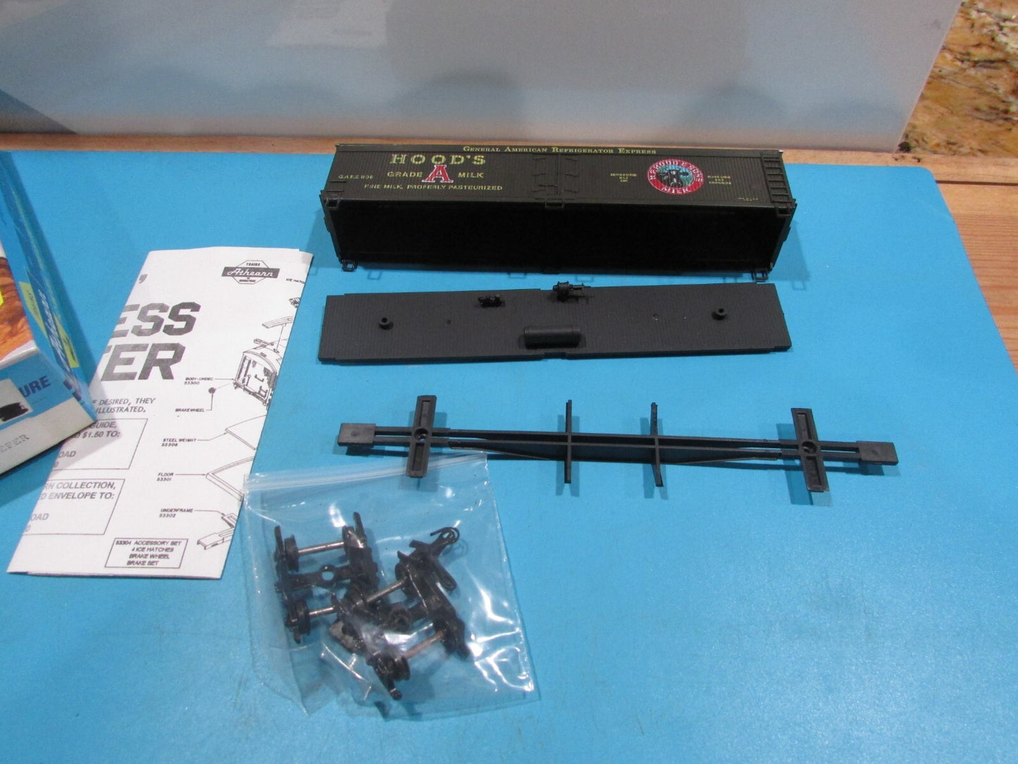 HO Scale Athearn 5341 50ft Express Reffer HOOD