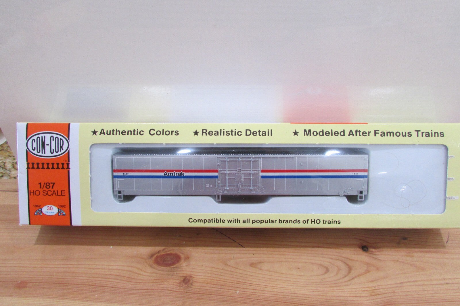 HO Scale Con-Cor 60ft Mail Handling Car Amtrak #1447 Lot#0026