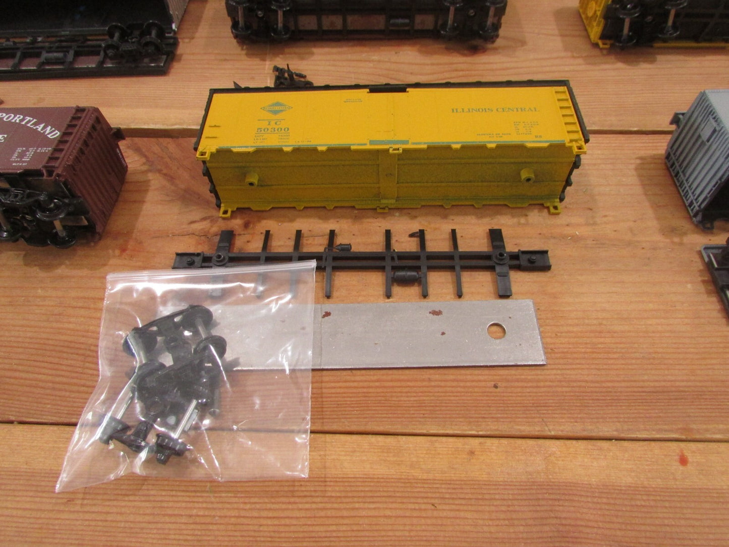 HO Scale Athearn Assorted Freight Cars (6) Lot#1987