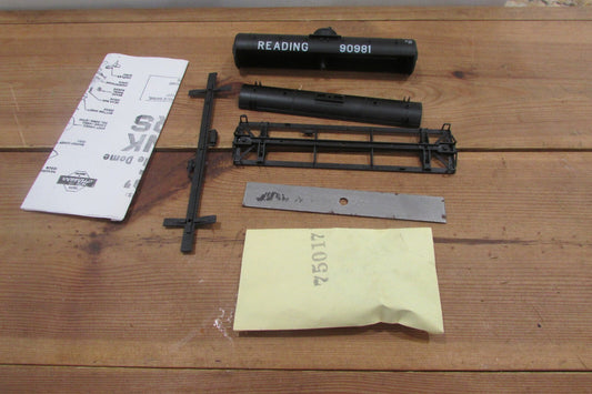 HO Scale Athearn 1581 SD Tank Car READING Kit ATH4563