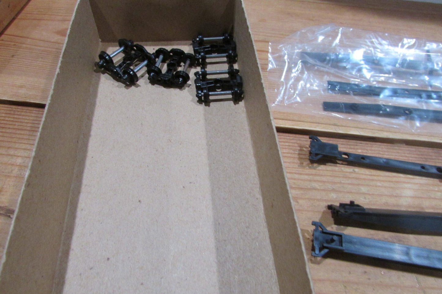 HO Scale Athearn 5560 Impack Inter (Black) Articulated PiggyBack C-D-E Units