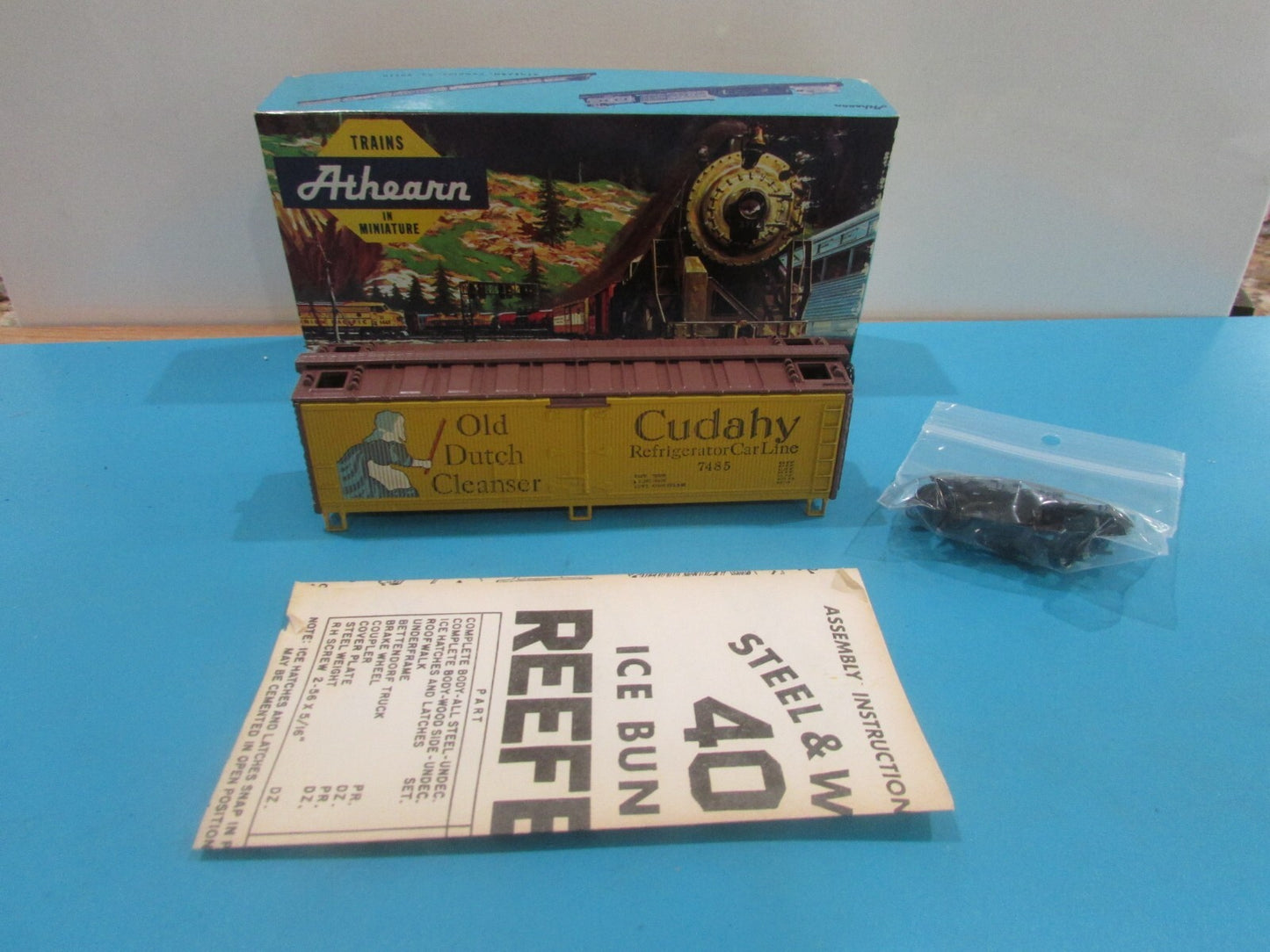 HO Scale Athearn 5208 40ft  WD Reefer Car Old Dutch Cleanser