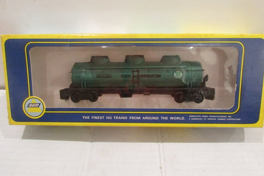 HO Scale AHM 480I Ethyl Corp. 3 Dome Tank Car EBAX 3084