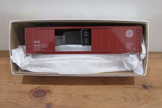 HO Scale Accurail 5241 40AAR Riveted Boxcar Western Maryland Kit