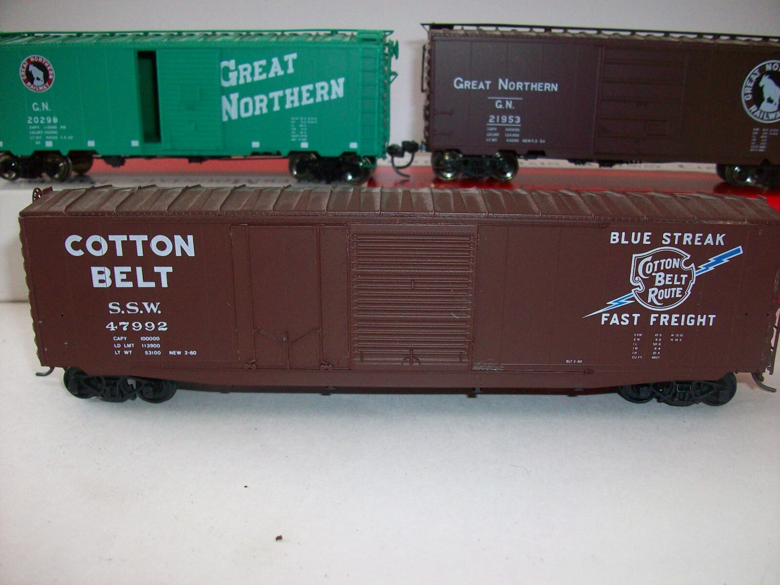 HO Scale (3) Intermountain Assorted Freight Cars Lot#0463