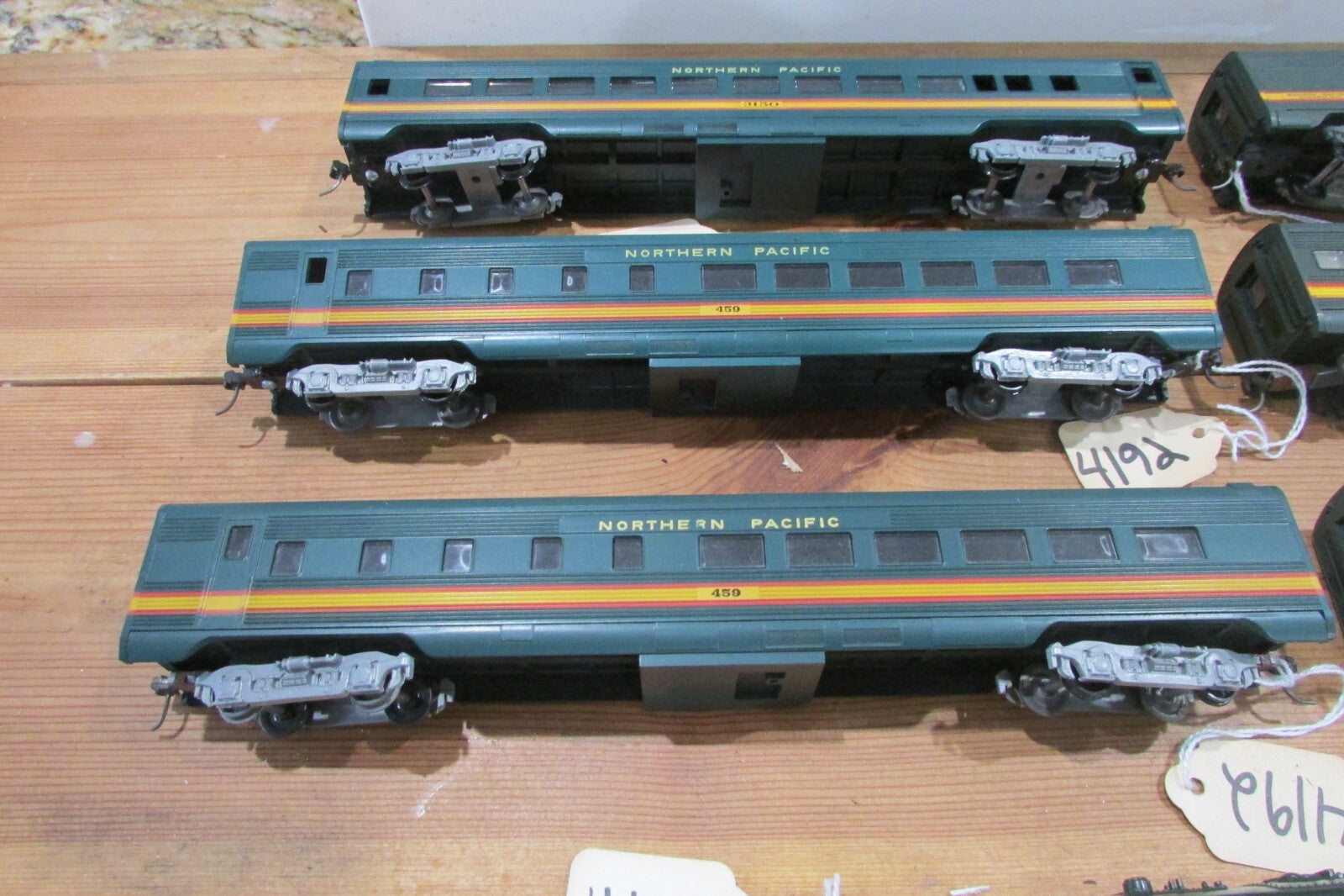 HO Scale Athearn Assorted  (6)Passenger Cars & (1) Unit B Dummy NP Lot#3745