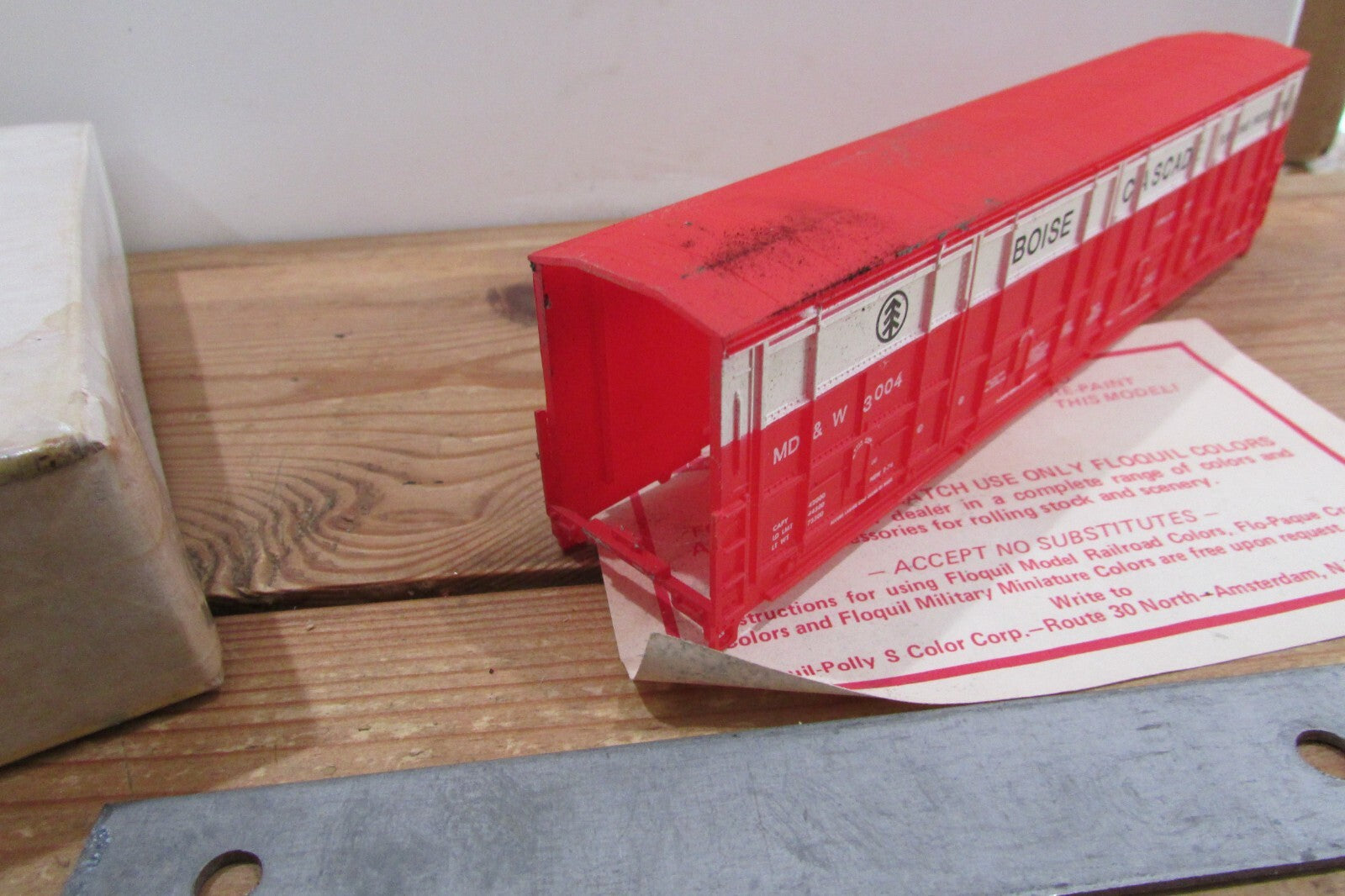 HO Scale E&B Valley RR Boise Cascade Thrall Door Car Kit   Lot#4721