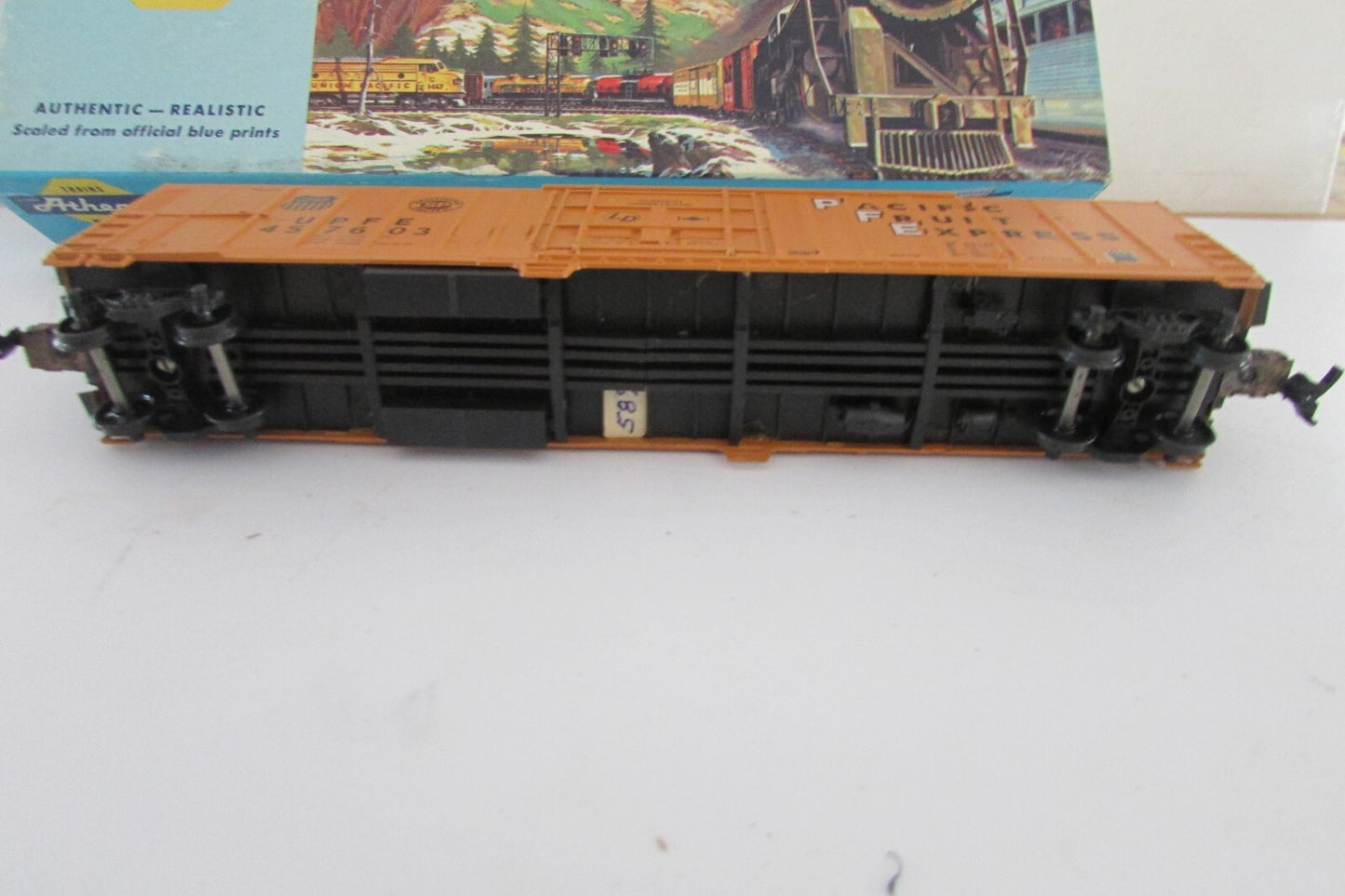 HO Scale Athearn 5465 P.F.E. 57ft Mechanical Reefer #457603 RTR