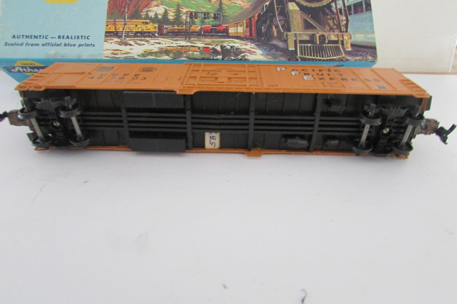 HO Scale Athearn 5465 P.F.E. 57ft Mechanical Reefer #457603 RTR