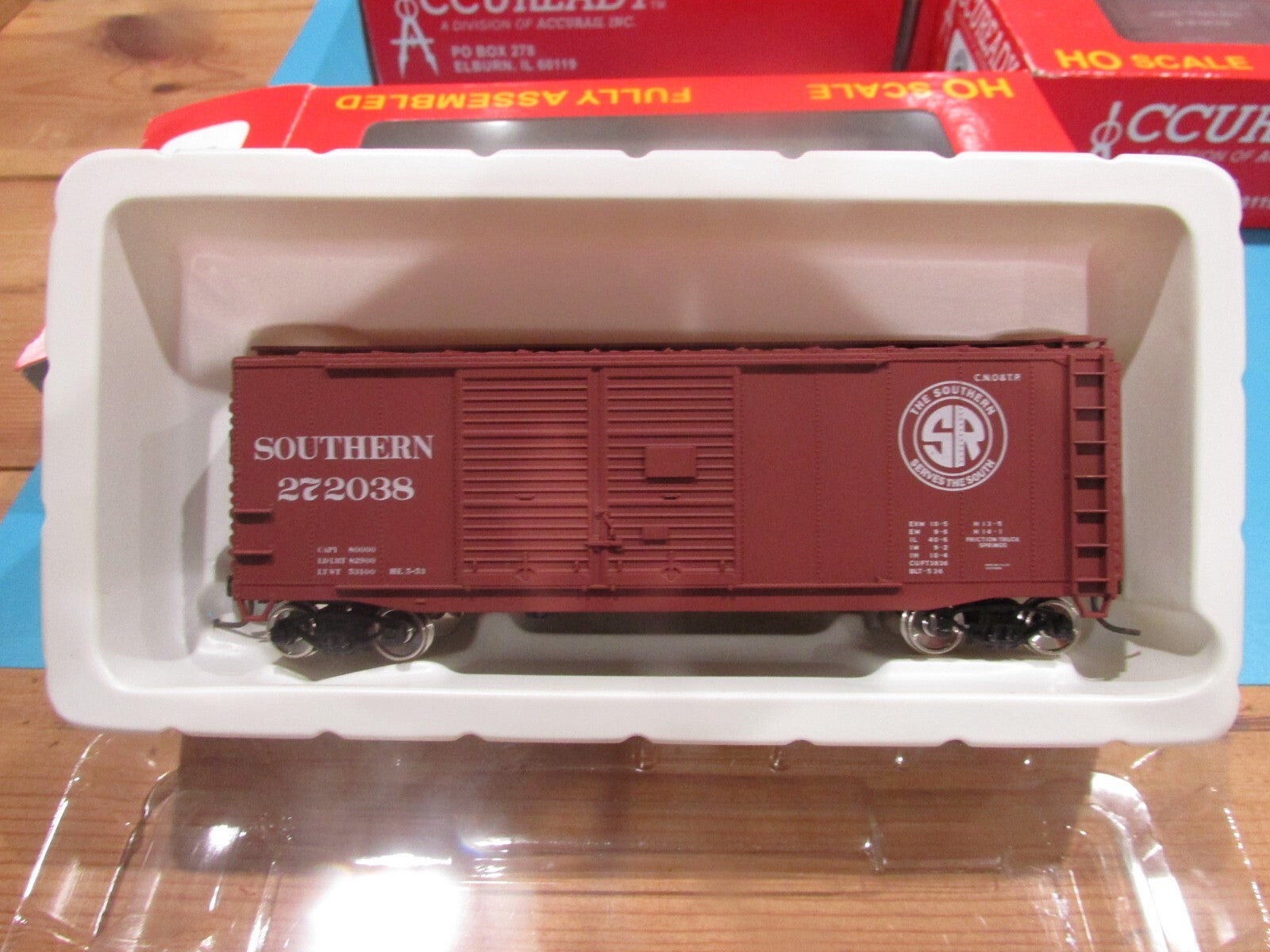 HO Scale Accuready (4)Assorted Boxcars Lot#2028