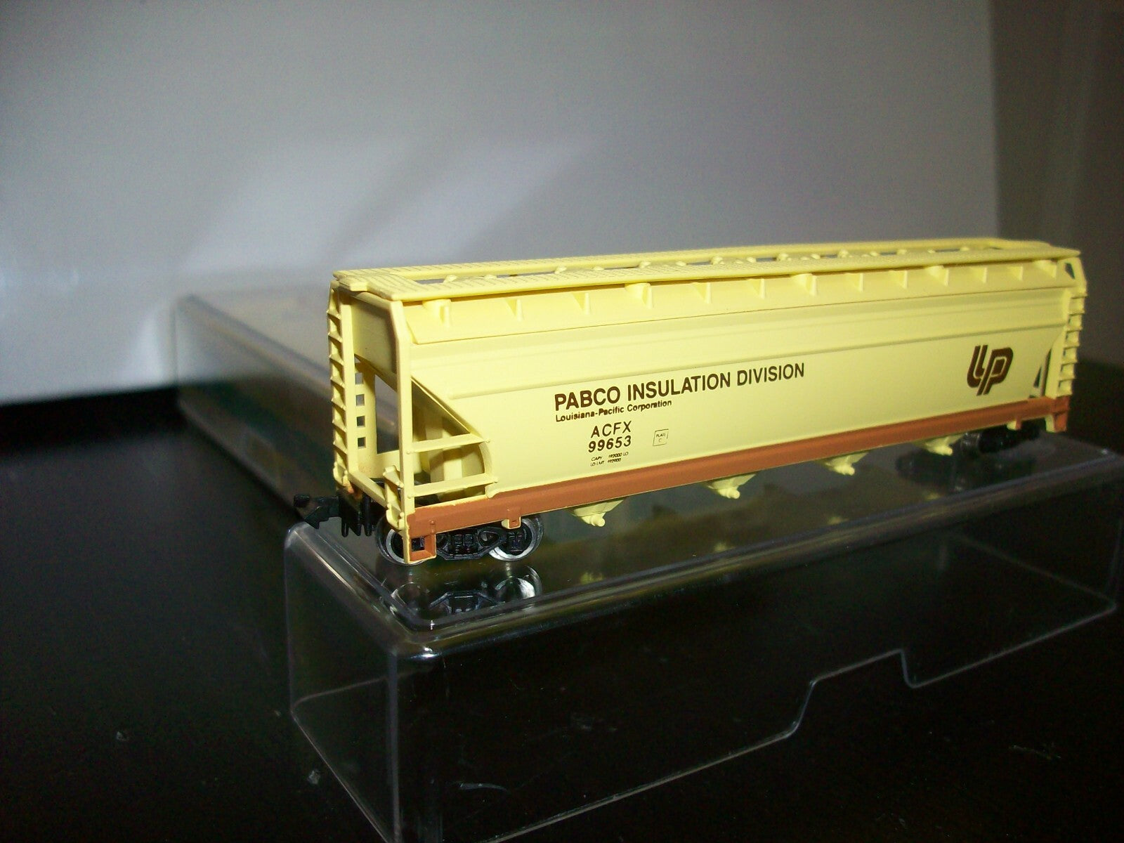 N Scale Model Power 9999 Freight Car Pabco Insulation Division