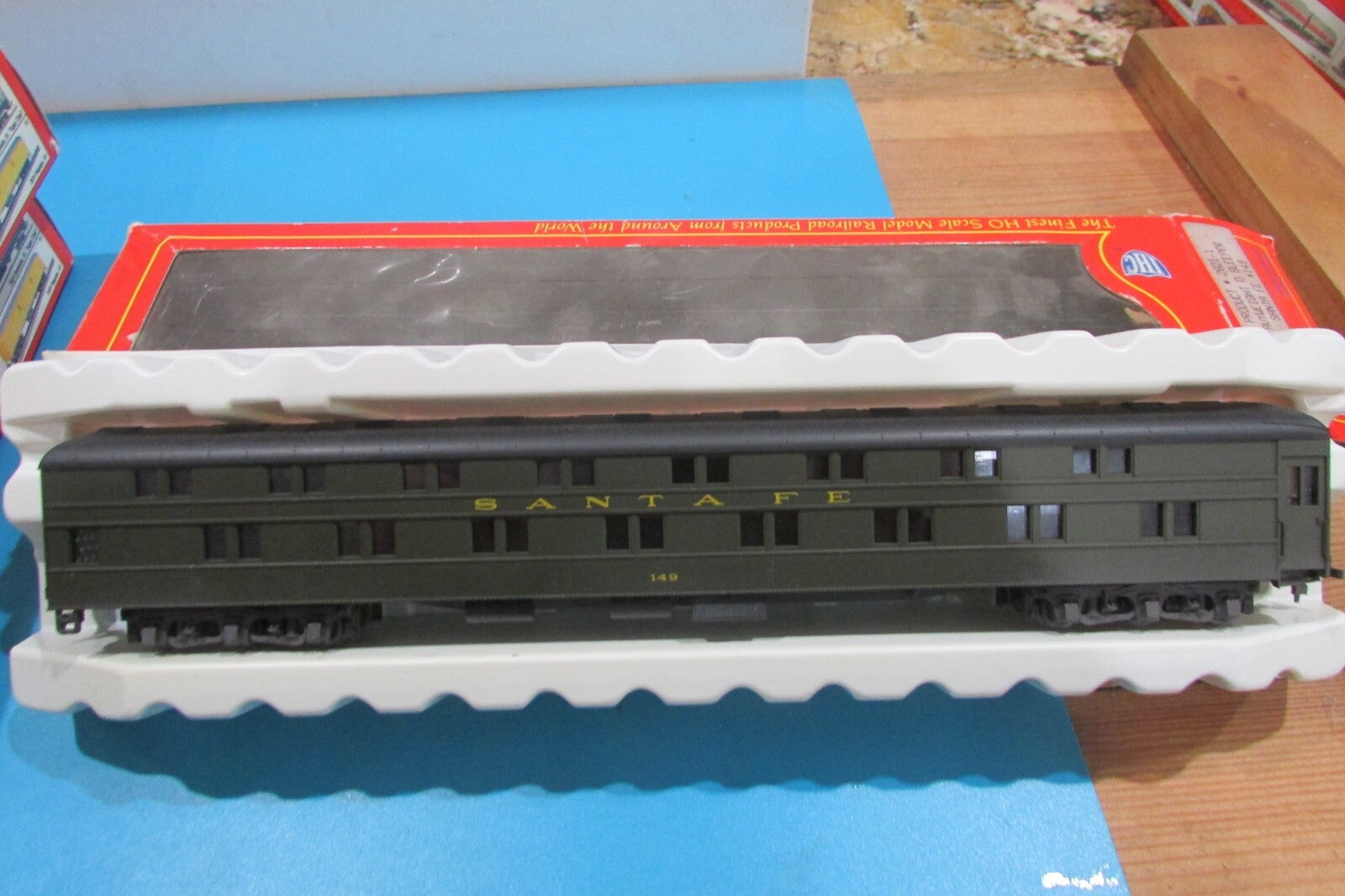 HO Scale IHC (5)Santa Fe Assorted Passenger Cars Lot#2728