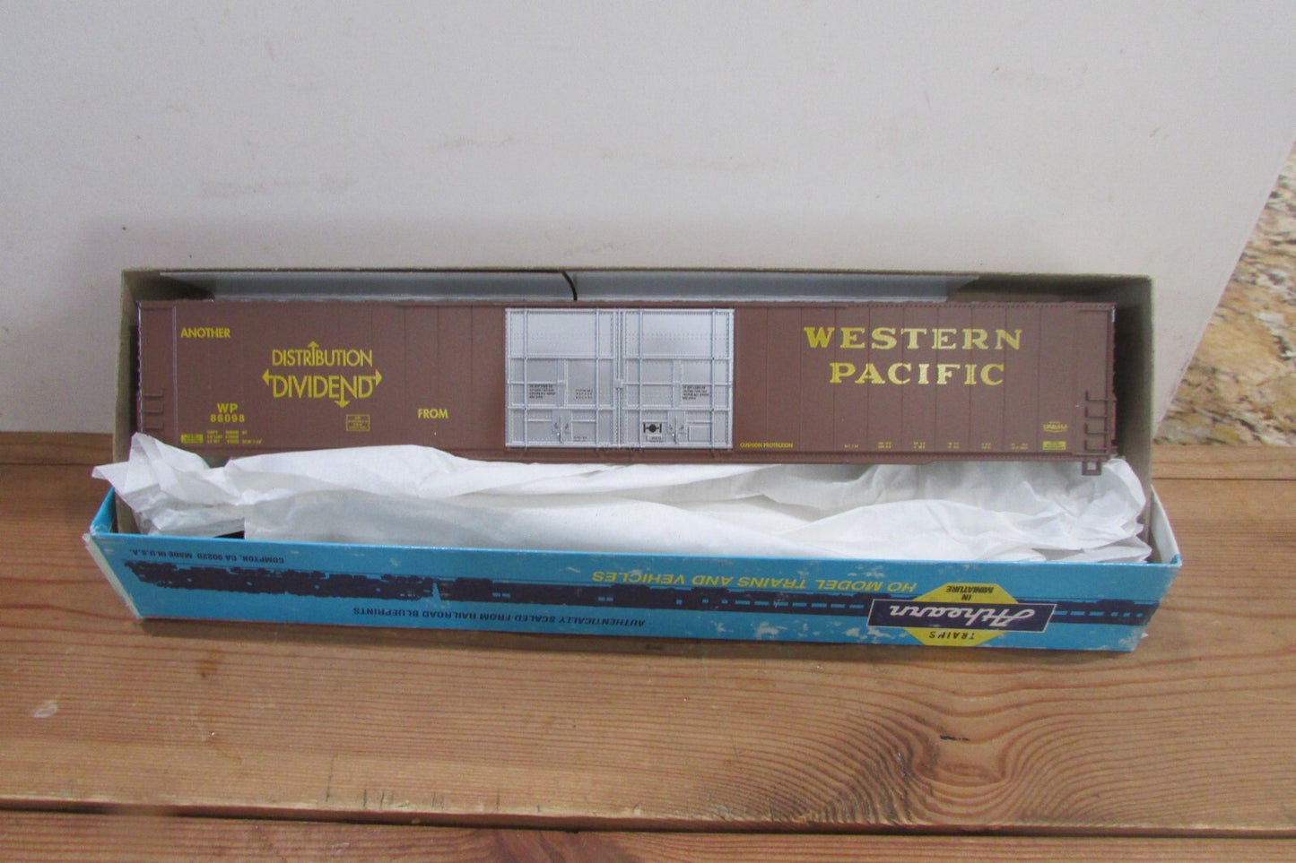 HO Scale Athearn 1984 86ft Hi Cube 4 Door Western Pacific Kit Lot#3750