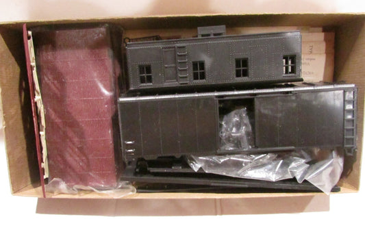HO Scale Roundhouse 1511 Part 1 Victoria Square Passenger Station & Cars Set Kit