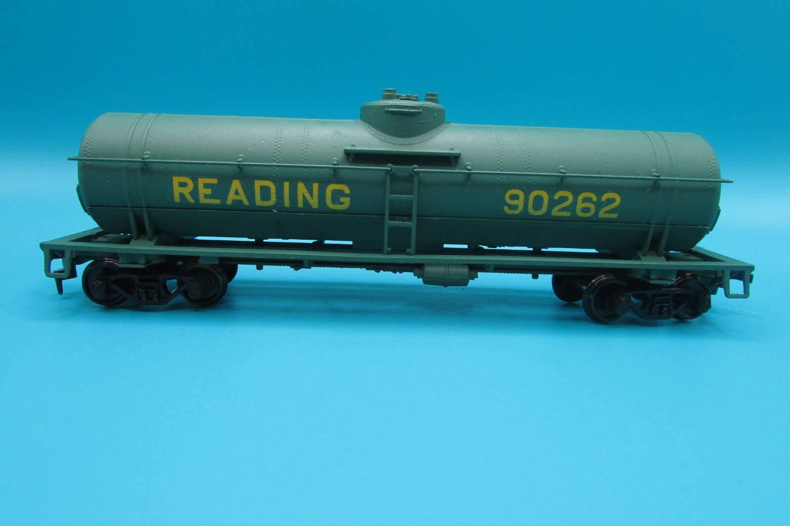 HO Scale Athearn 40ft S/D Tank Car READING  Lot#4508