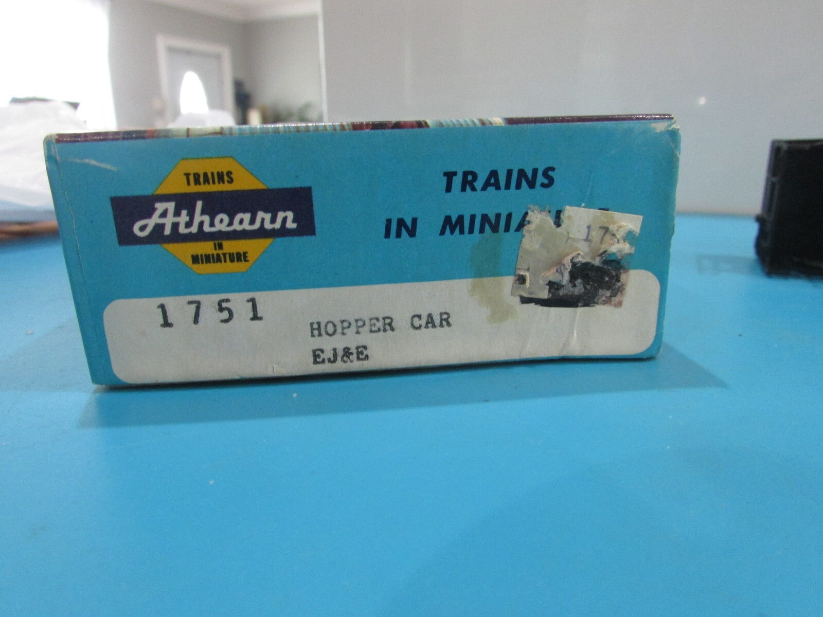 HO Scale Athearn 1751 EJ & E Hopper Car Kit #70127