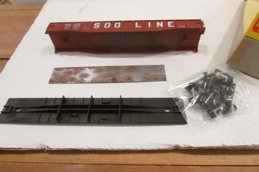 Ho Scale Accurail 67603 Soo Line 52' Gondola Kit #67603 (Brown) BLT 1961