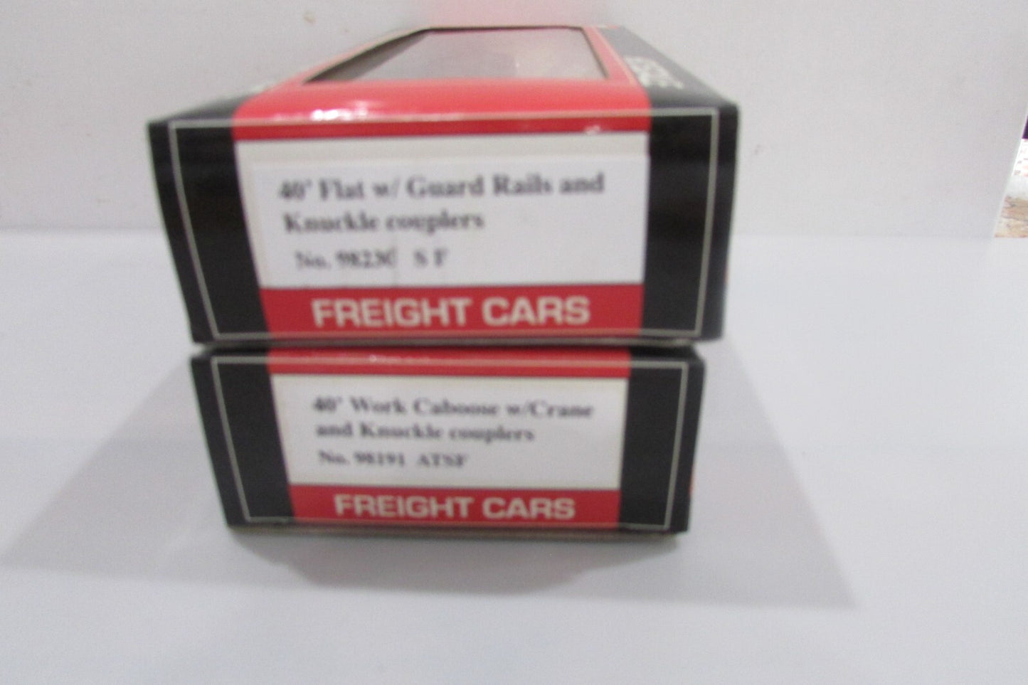 HO Scale Model Power 98230 & 98191 A.T.S.F  Freight Cars Lot#2786