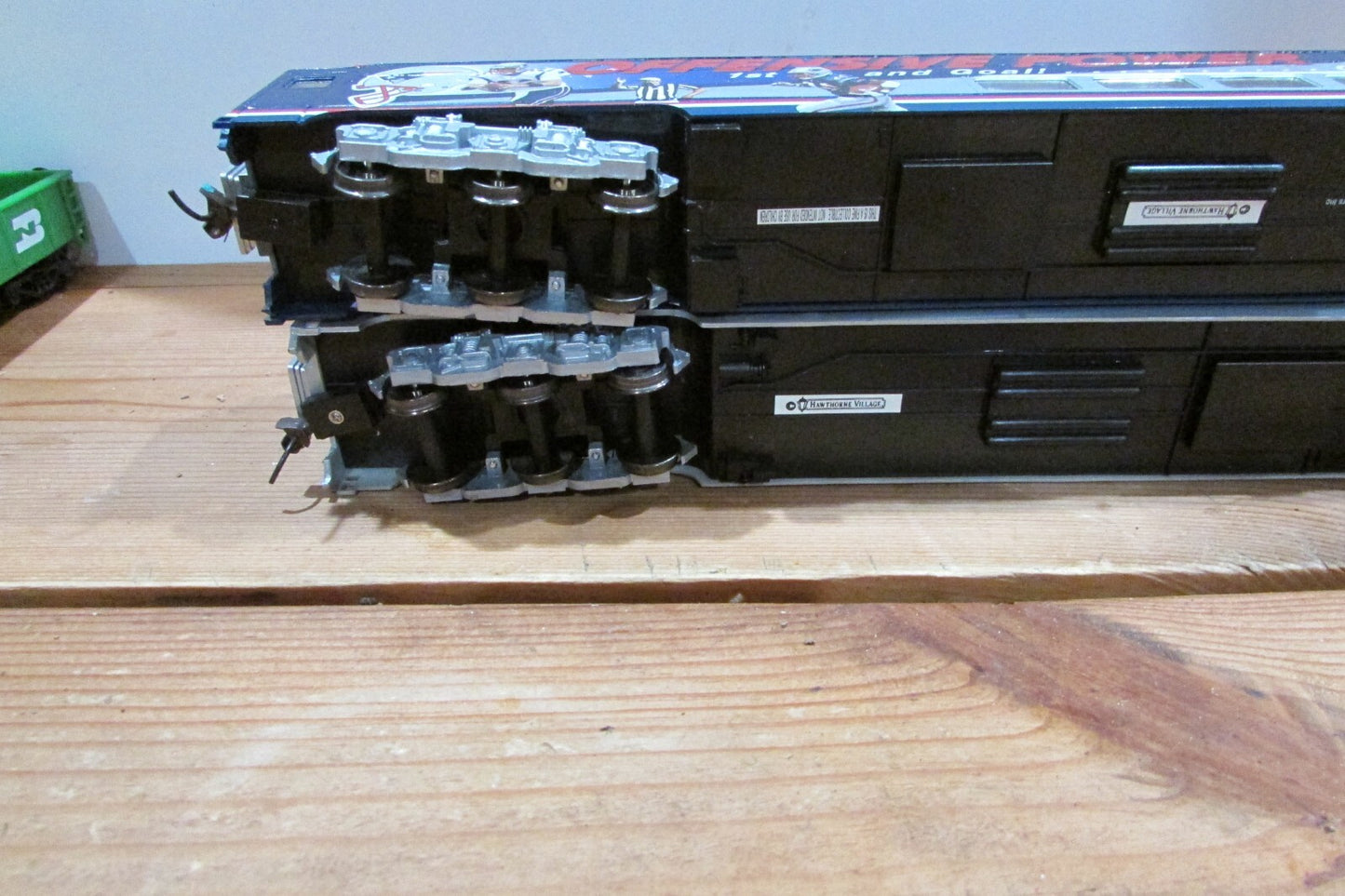 HO Scale Bachmann (2)  Hawthorne Village Patriot's Passenger Cars Lot#4135