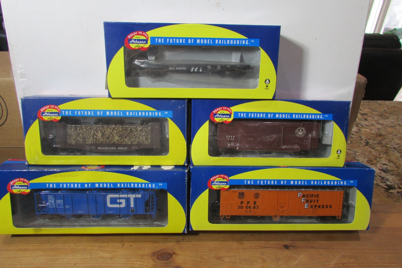 HO Scale Athearn (5) Assorted Freight Car RTR Lot#3742