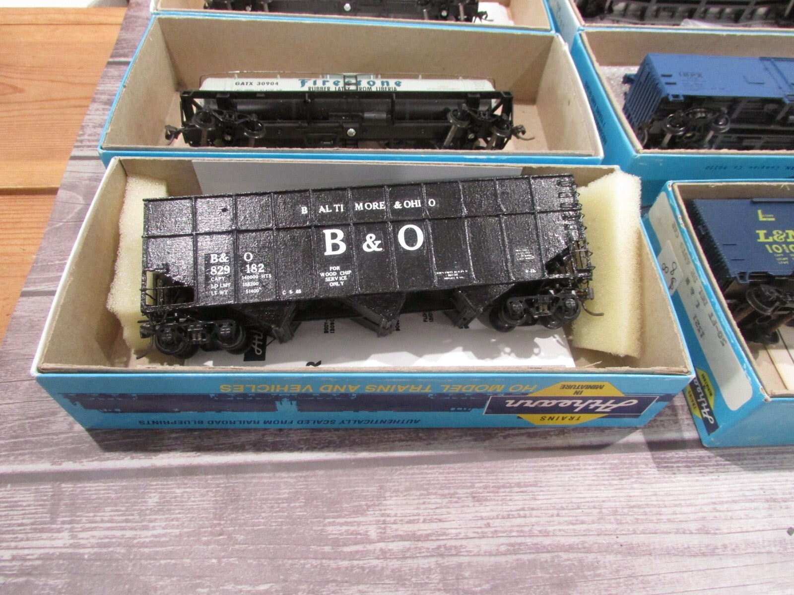 HO Scale Athearn (6) Assorted Freight Cars, Tanks, Box Cars, Gondola Lot#3271