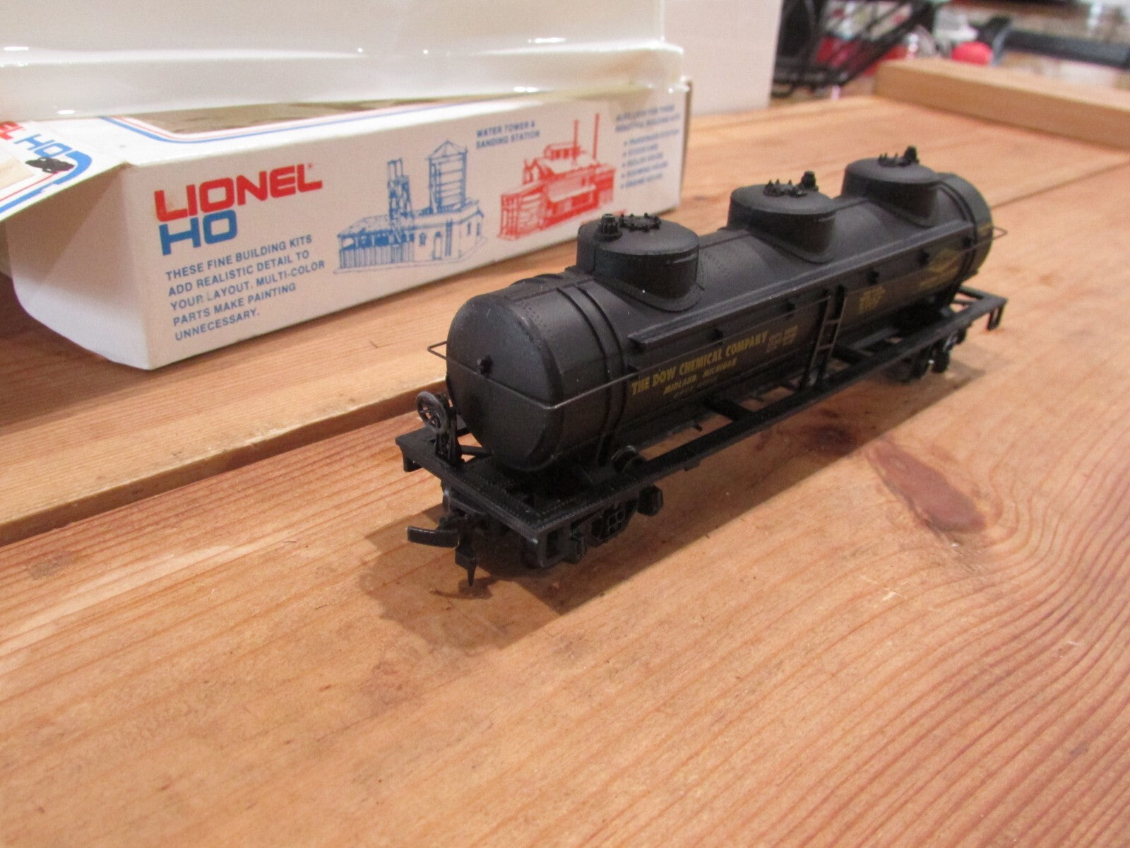 HO Scale Vintage Lionel 5-8516 Dow Tank Car Lot#0750