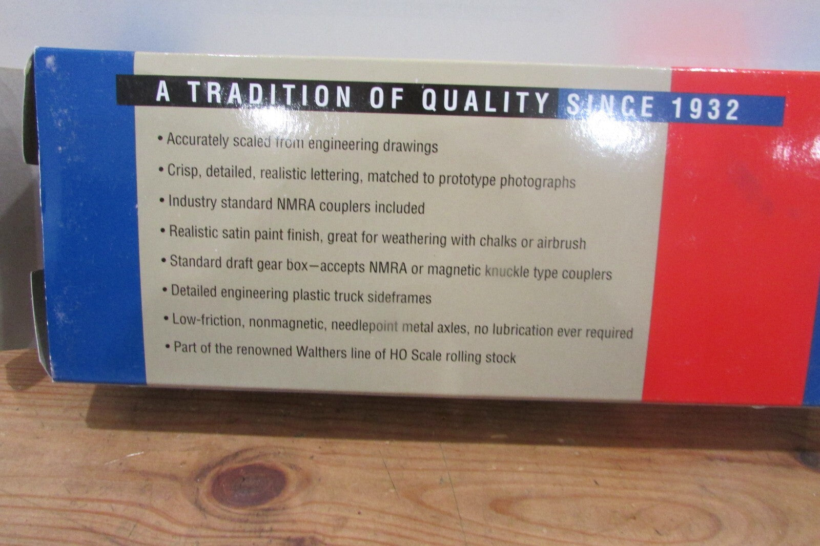 HO Scale Walthers 932-2585 RTR 40' Meat Reefer Schuyler (WCLX) Car#2099 Wal4899