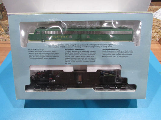 HO Scale Proto 2000 8716 E8/E9 Locomotive Southern   Lot#1178