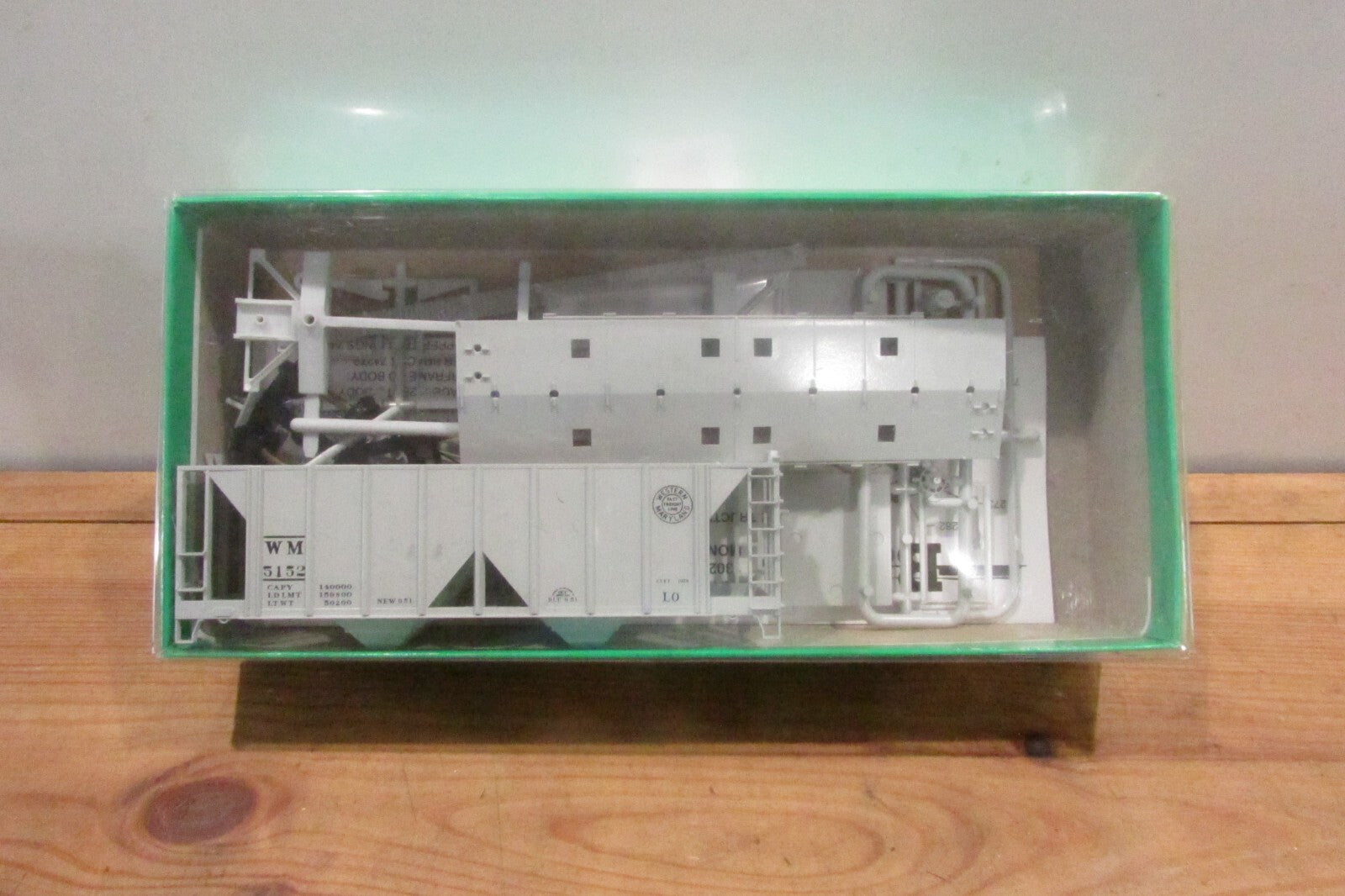 Ho Scale Bowser 55671 70Ton 2Bay Covered Hopper Western Maryland Kit
