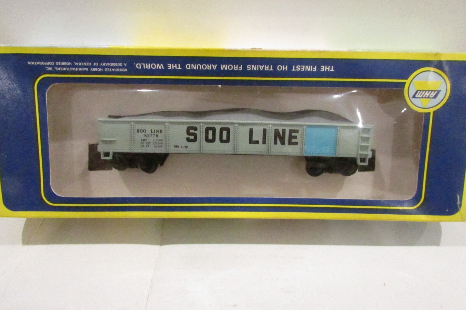 HO Scale AHM 5431P Gondola with Load Soo Line #82770