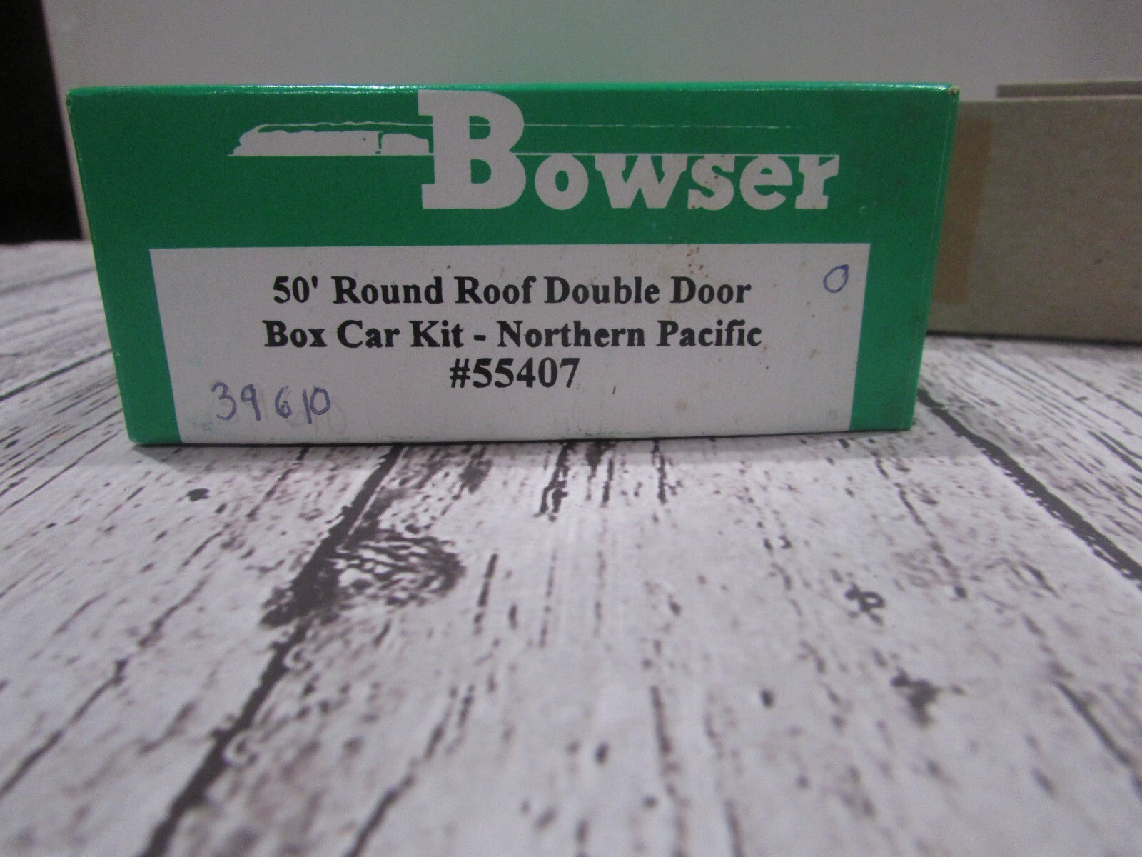 Ho Scale Bowser 55407 50'Round Roof Double Door Box Car Kit Northern Pacific
