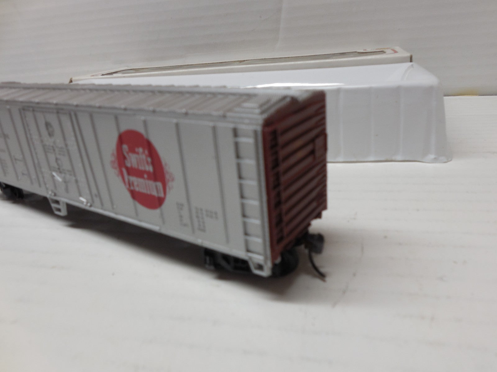 HO Scale Bachmann 76036 51' Steel Reefer '"Swift's Premium" Lot#0452