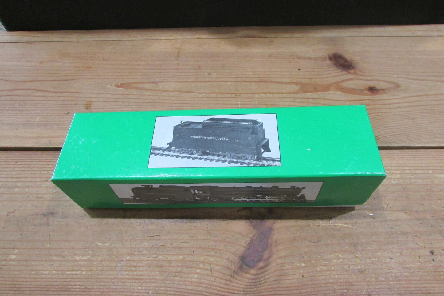 HO Scale Bowser 1-004106 (2) Metal Box Car Kit Reading Lot#4867