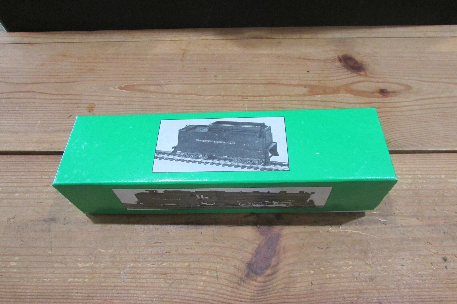 HO Scale Bowser 1-004106 (2) Metal Box Car Kit Reading Lot#4867
