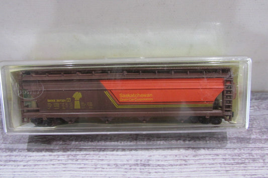 N Scale Model Power 3491 55' Cylindrical Hopper Saskatchewan Grain Car Corp,
