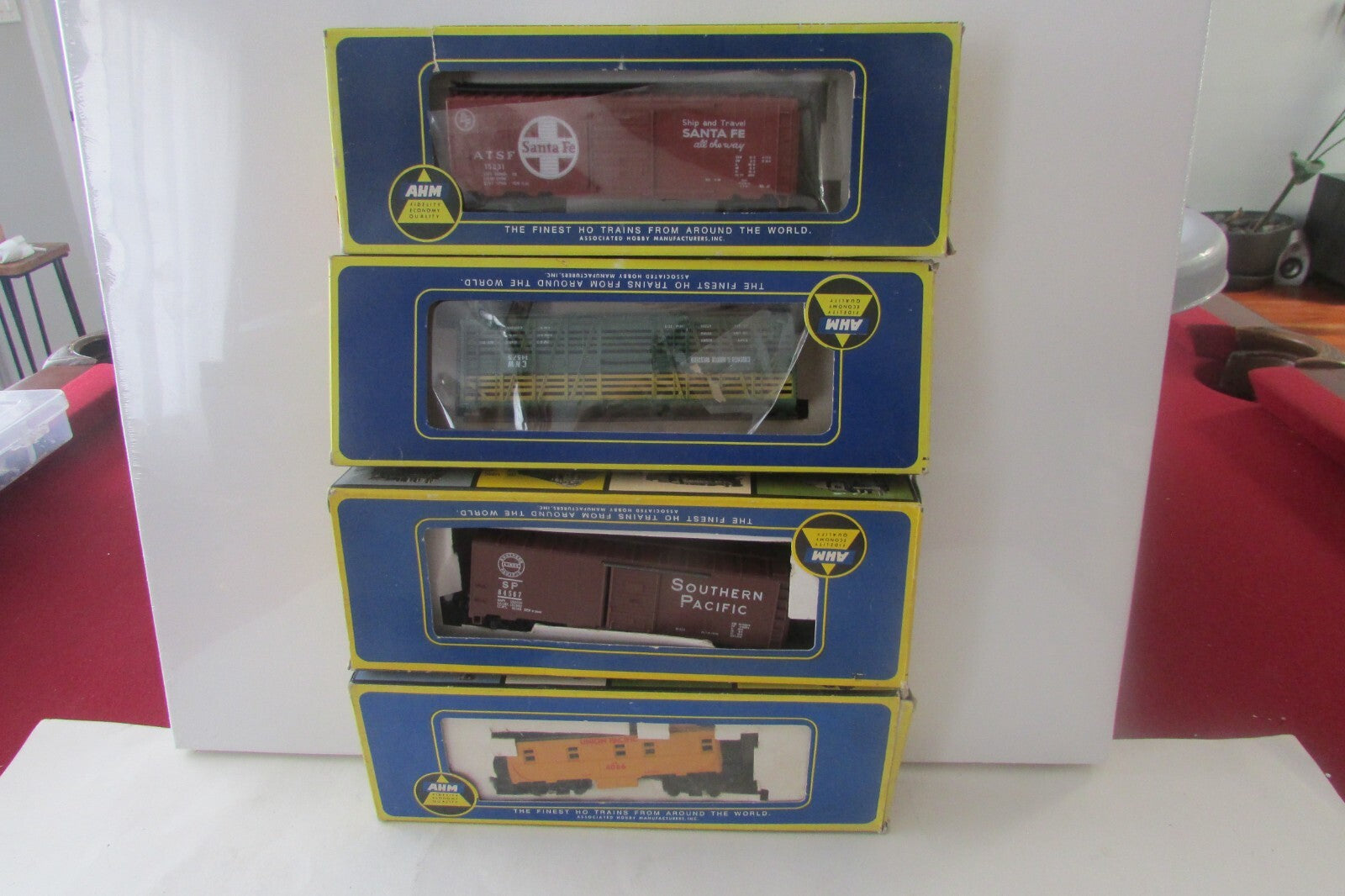 HO Scale AHM (12) Assorted Freight Cars Lot#0411