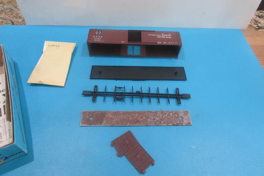 HO Scale Athearn 5056  50'Box Car Kit Santa Fe Texas Chief