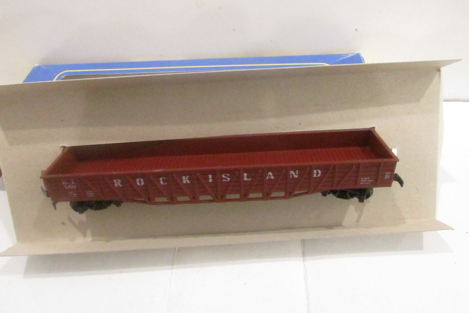 HO Scale AHM 5299F 50ft Outside Braced Gondola Rock Island #1207