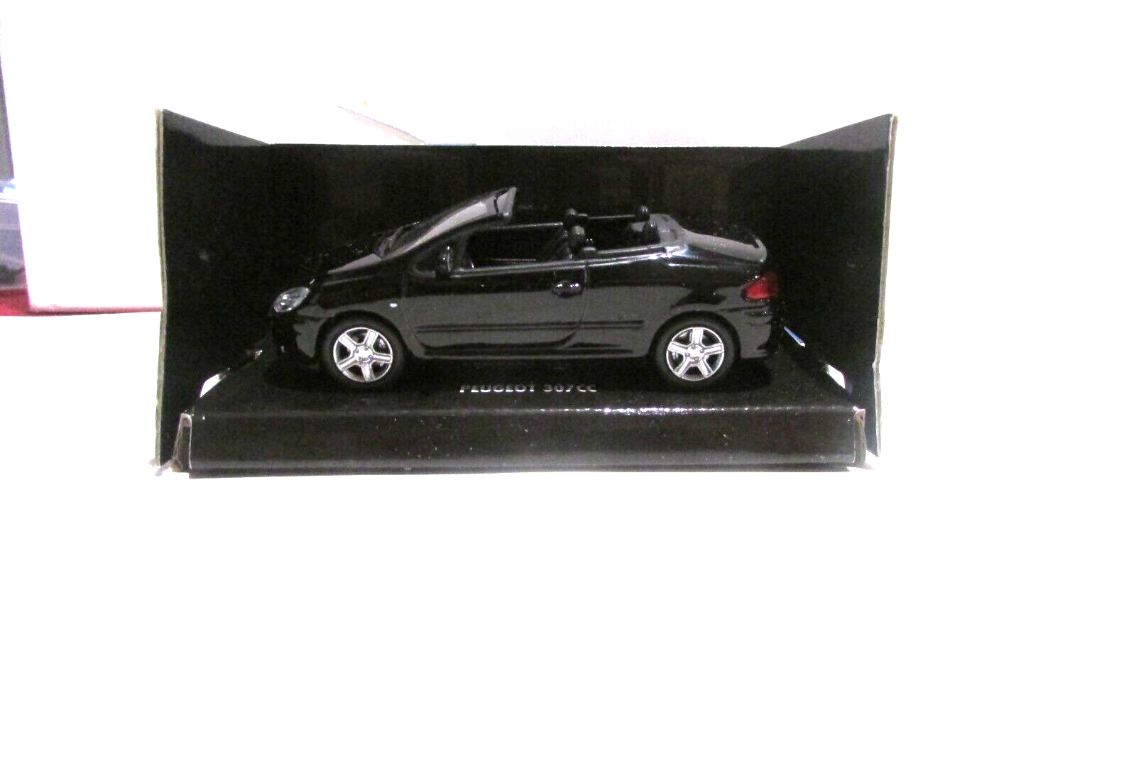 O Scale Gauge 1:43 Atlas 820001 Peugeot 307 CC (Black) NIB