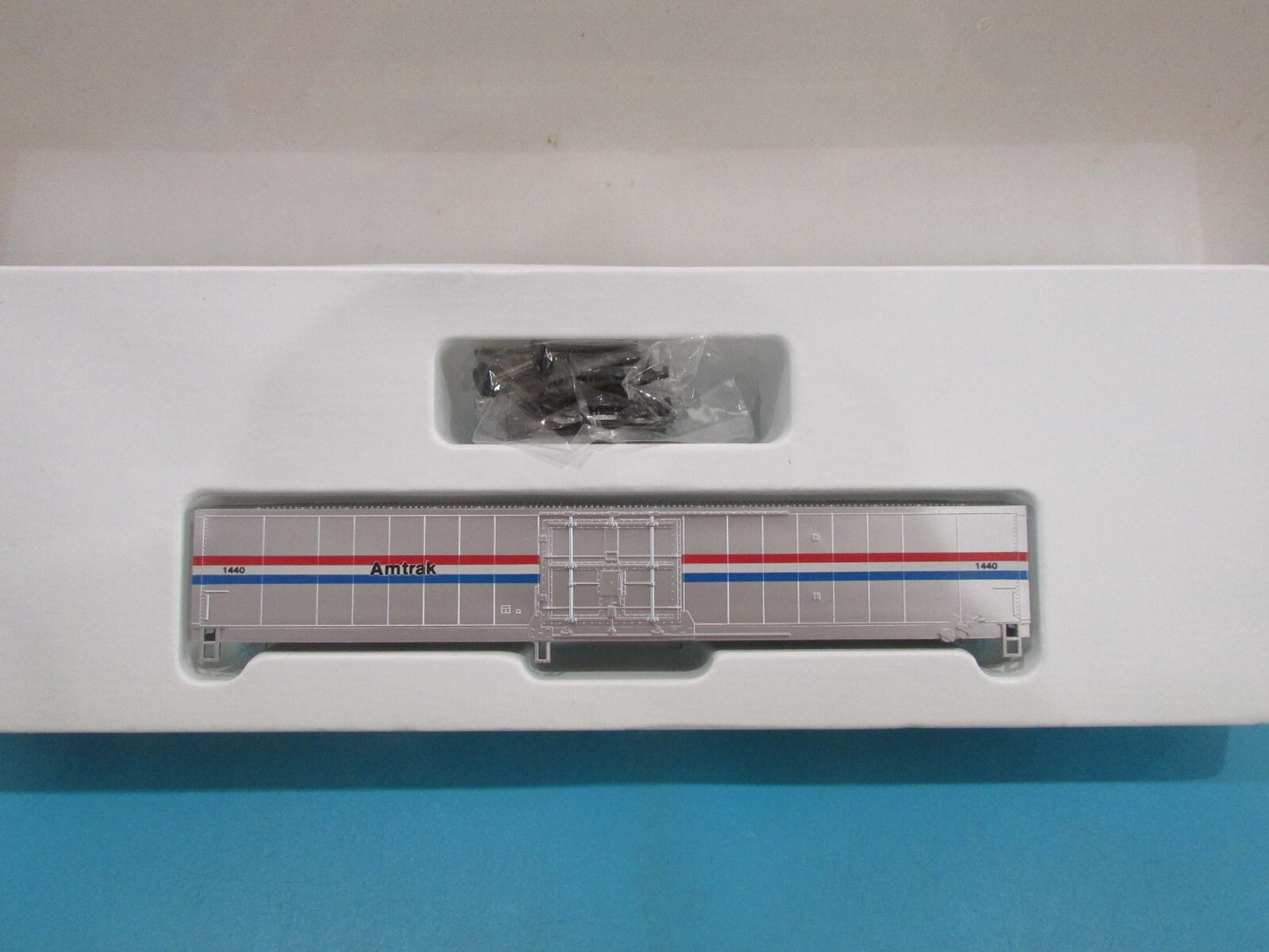 HO Scale Con-Cor 01-000871 60ft MHC Amtrak Car Kit Lot#1954