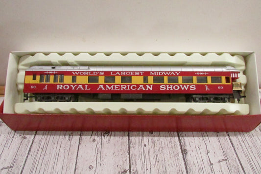 HO Scale Rivarossi Royal American Shows Observation Passenger Car RTR  Lot#3332