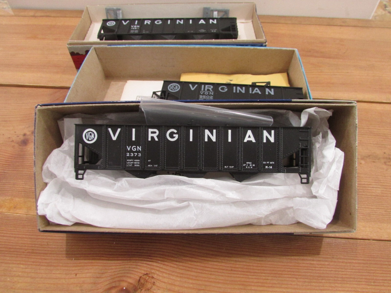 HO Scale Athearn  & Rondhouse (3) Asssorted Freight Cars Kits Virginia Lot#1650