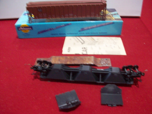 HO Scale Athearn 5301 3 bay Covered Freight Car "Santa Fe" Kit
