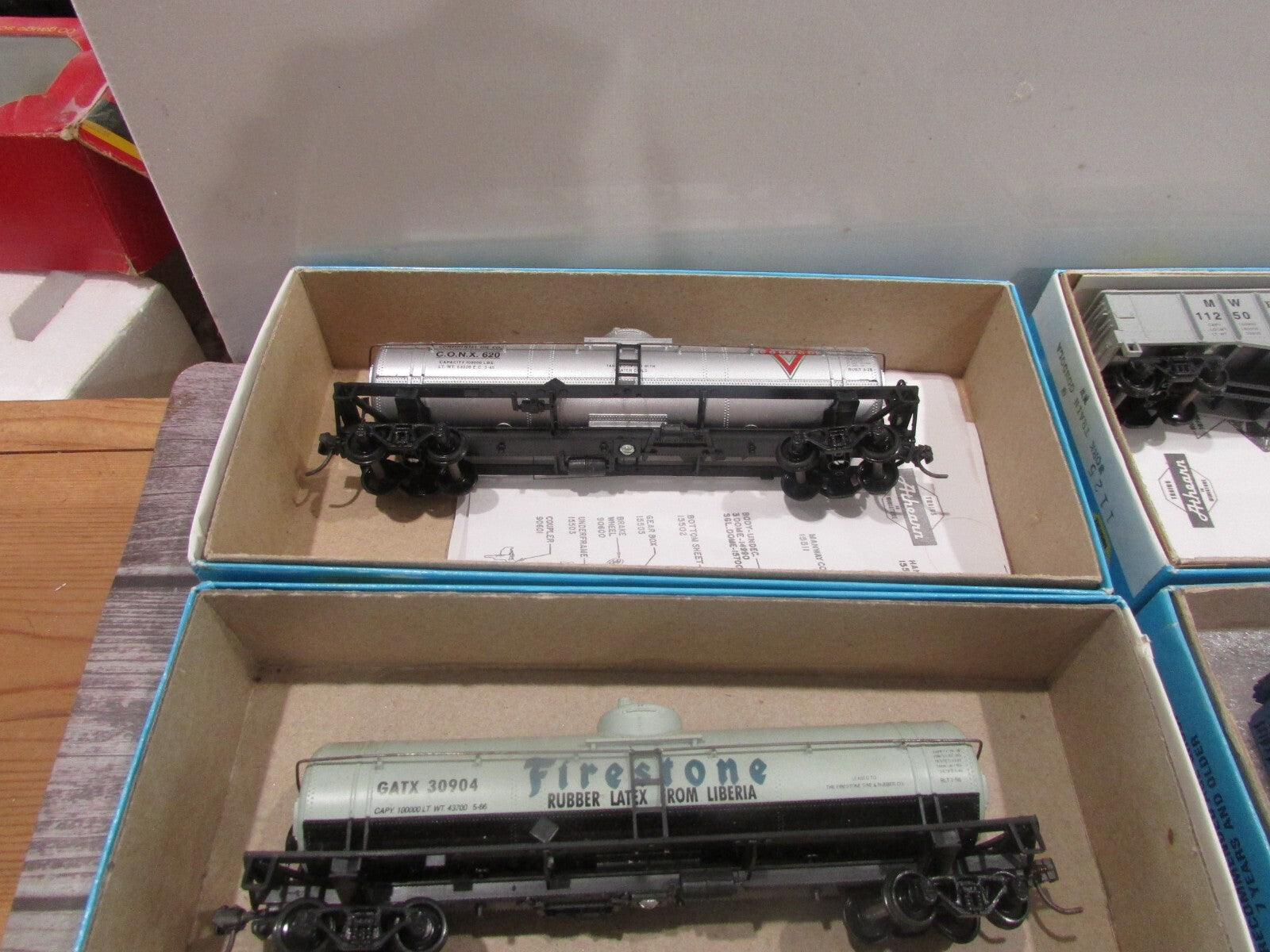 HO Scale Athearn (6) Assorted Freight Cars, Tanks, Box Cars, Gondola Lot#3271