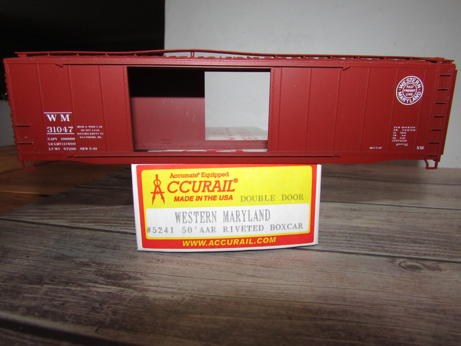 HO Scale  AccuraiL 5241 50' AAR Riveted BoxCar Western Maryland #31047